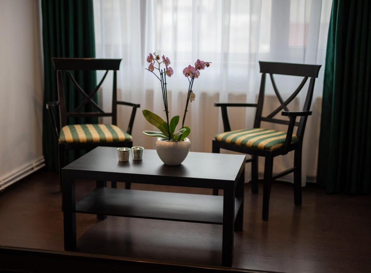 Escala Rooms Ghimbav Extérieur photo