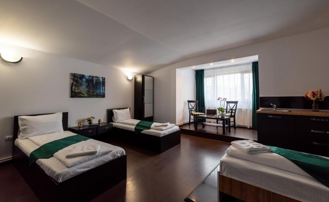 Escala Rooms Ghimbav Extérieur photo