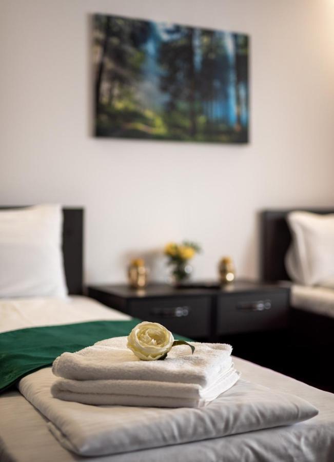 Escala Rooms Ghimbav Extérieur photo