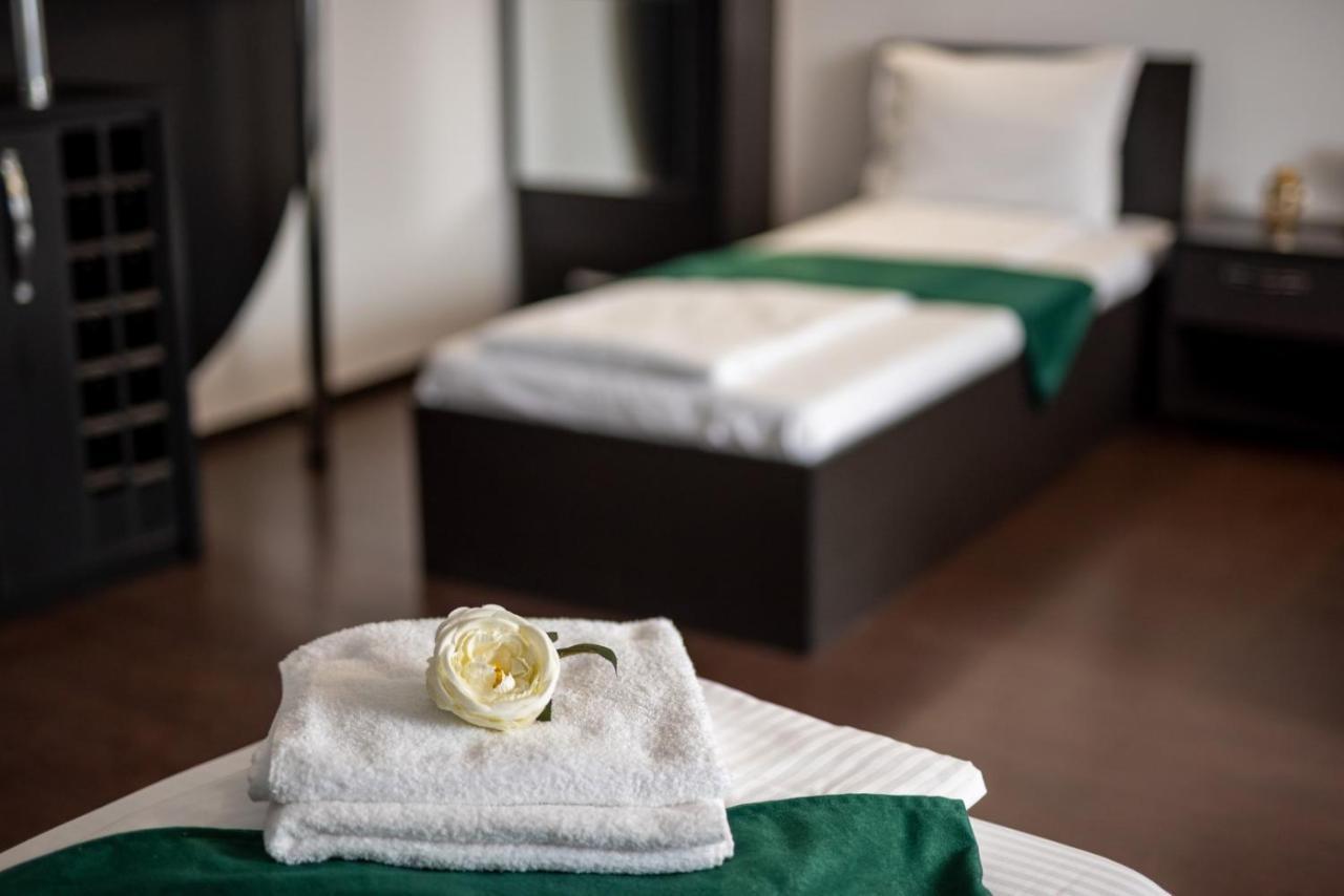 Escala Rooms Ghimbav Extérieur photo