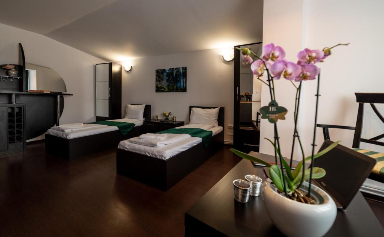 Escala Rooms Ghimbav Extérieur photo
