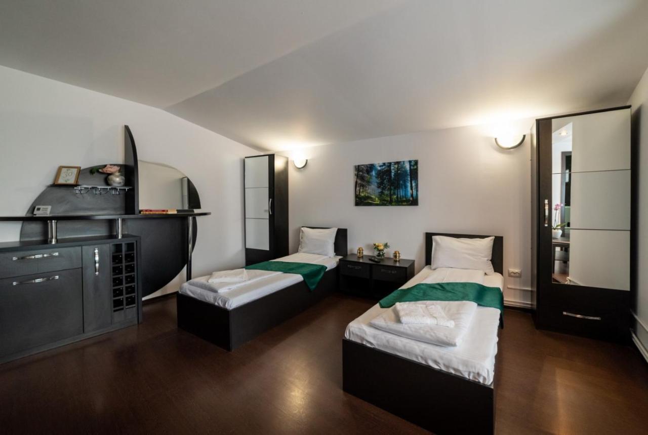 Escala Rooms Ghimbav Extérieur photo