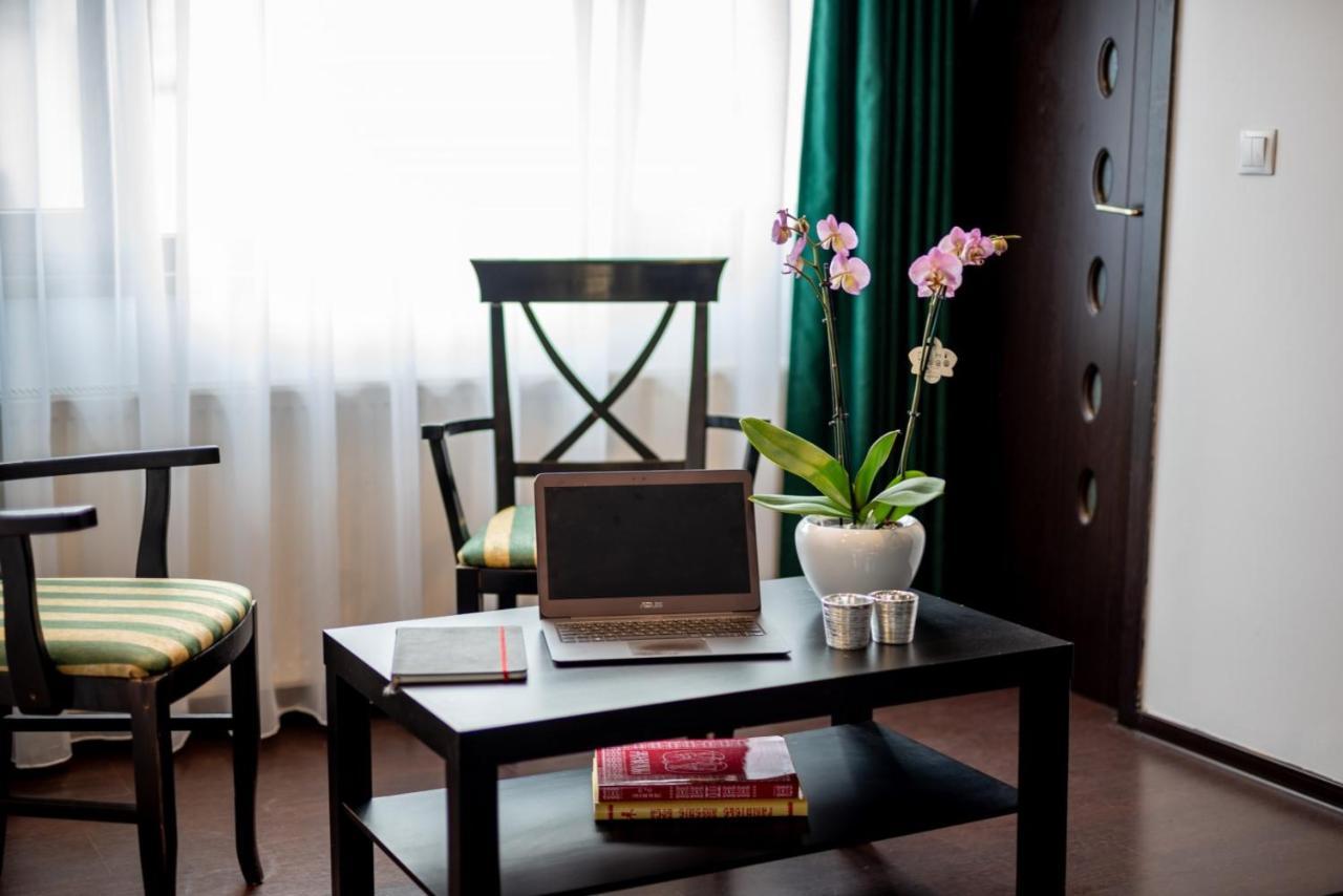 Escala Rooms Ghimbav Extérieur photo