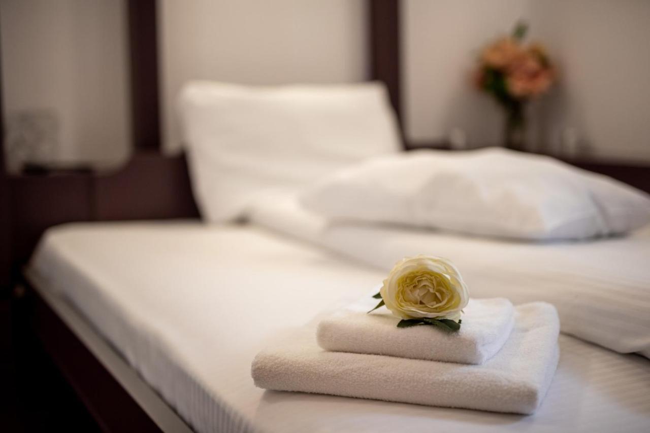Escala Rooms Ghimbav Extérieur photo