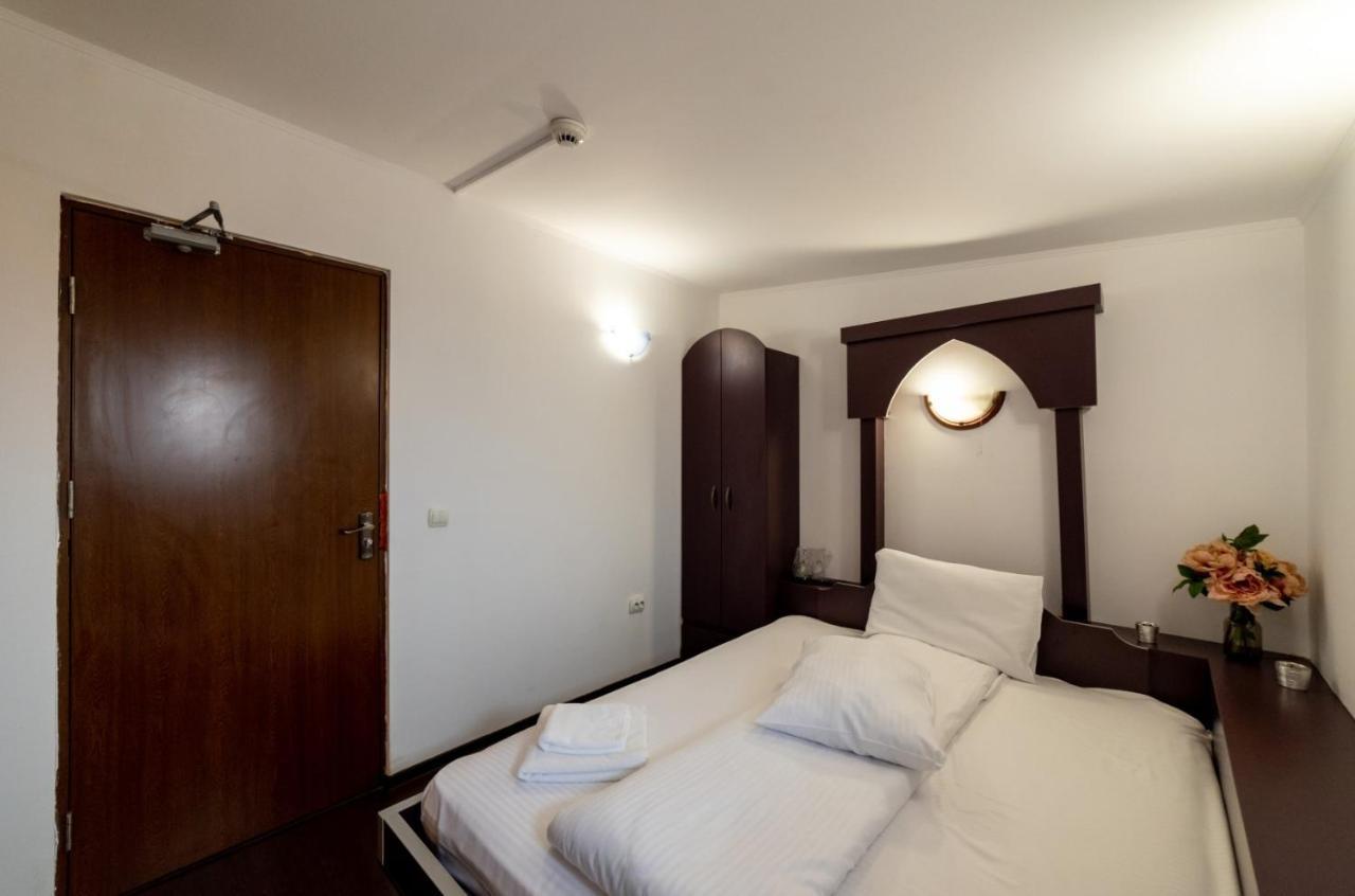 Escala Rooms Ghimbav Extérieur photo