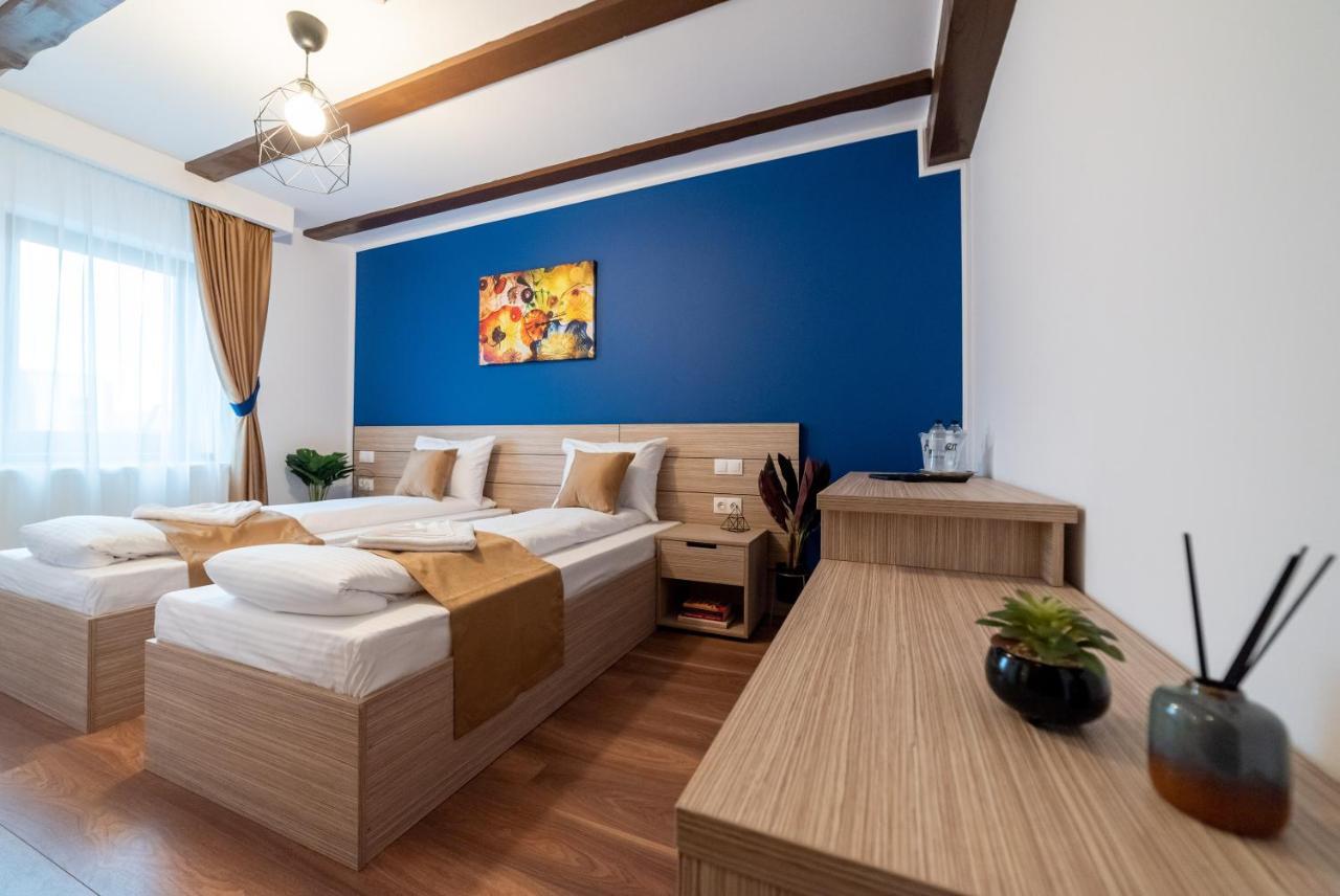 Escala Rooms Ghimbav Extérieur photo