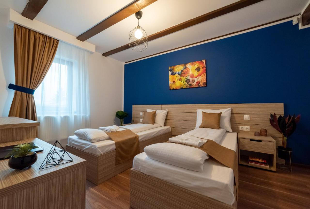 Escala Rooms Ghimbav Extérieur photo