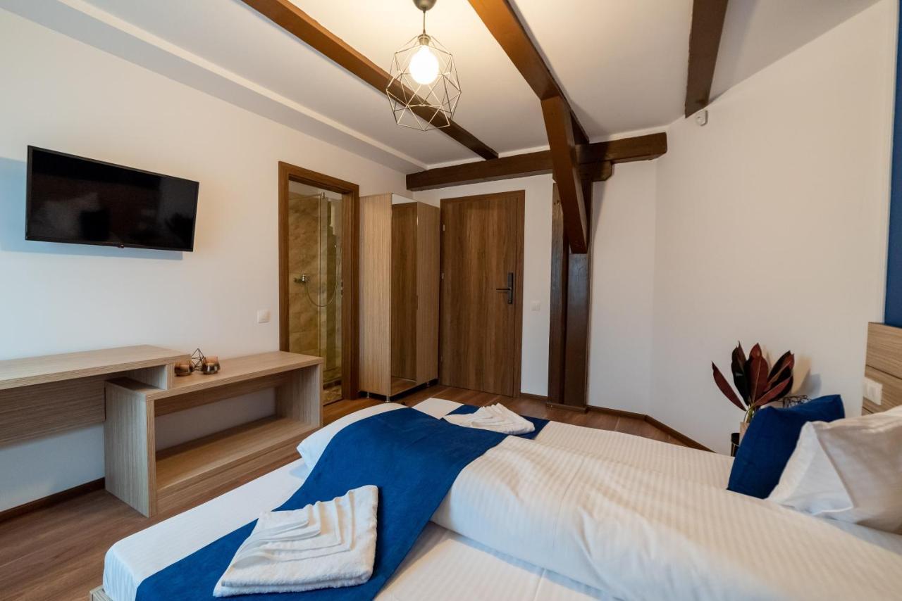 Escala Rooms Ghimbav Extérieur photo