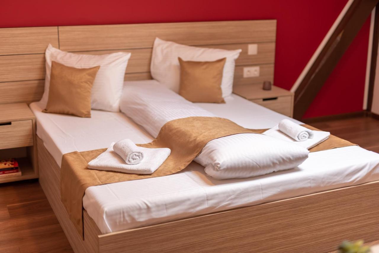 Escala Rooms Ghimbav Extérieur photo