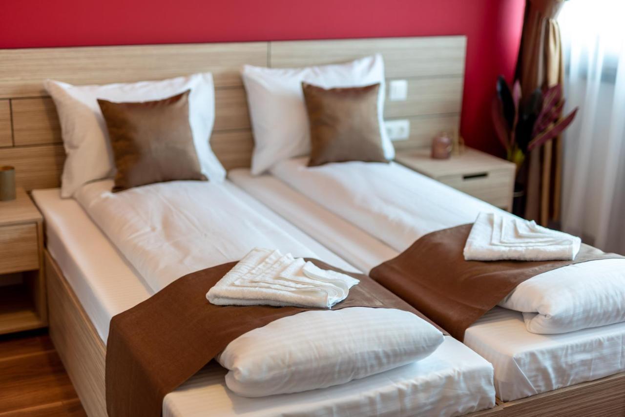 Escala Rooms Ghimbav Extérieur photo