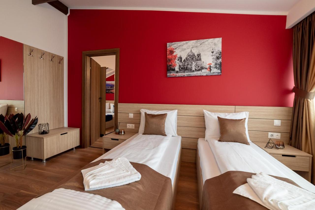 Escala Rooms Ghimbav Extérieur photo